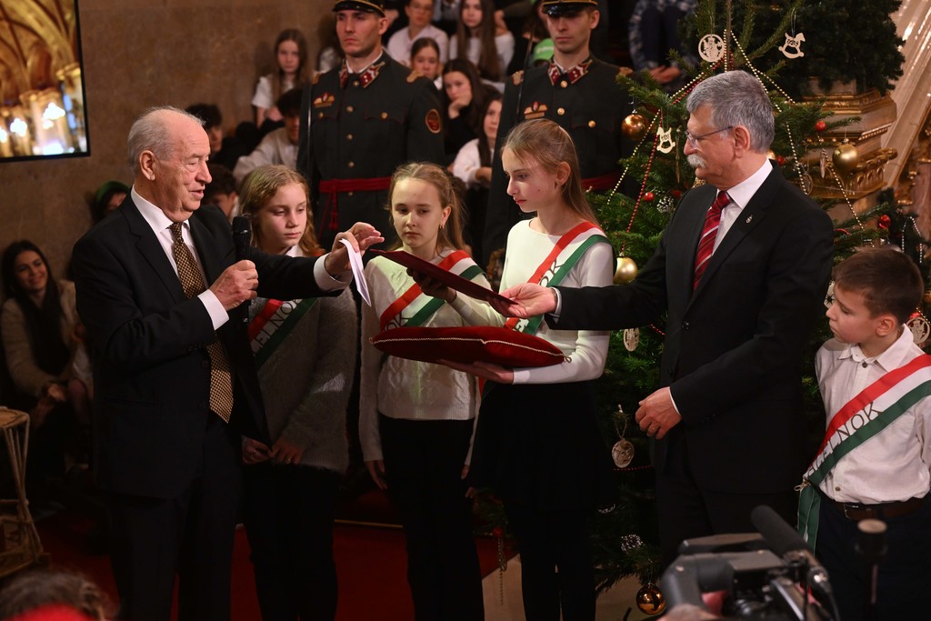 parlamenti gyerekkarácony2025_3